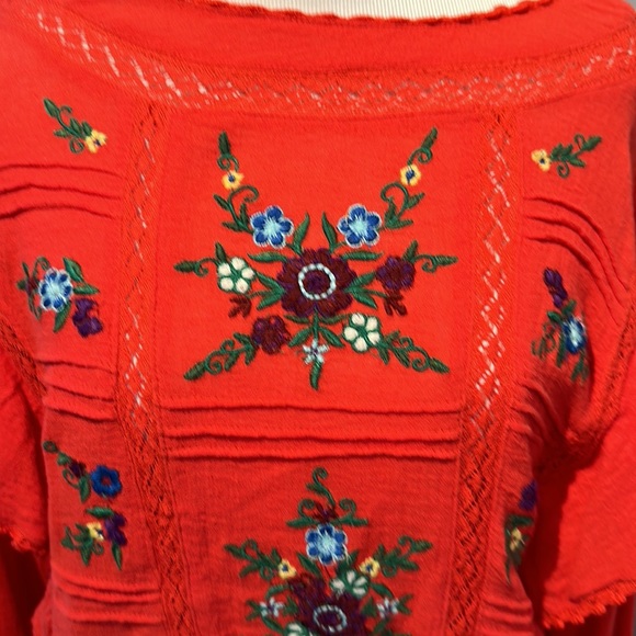 Free People red embroidered long sleeved blouse  s/p - Picture 2 of 3